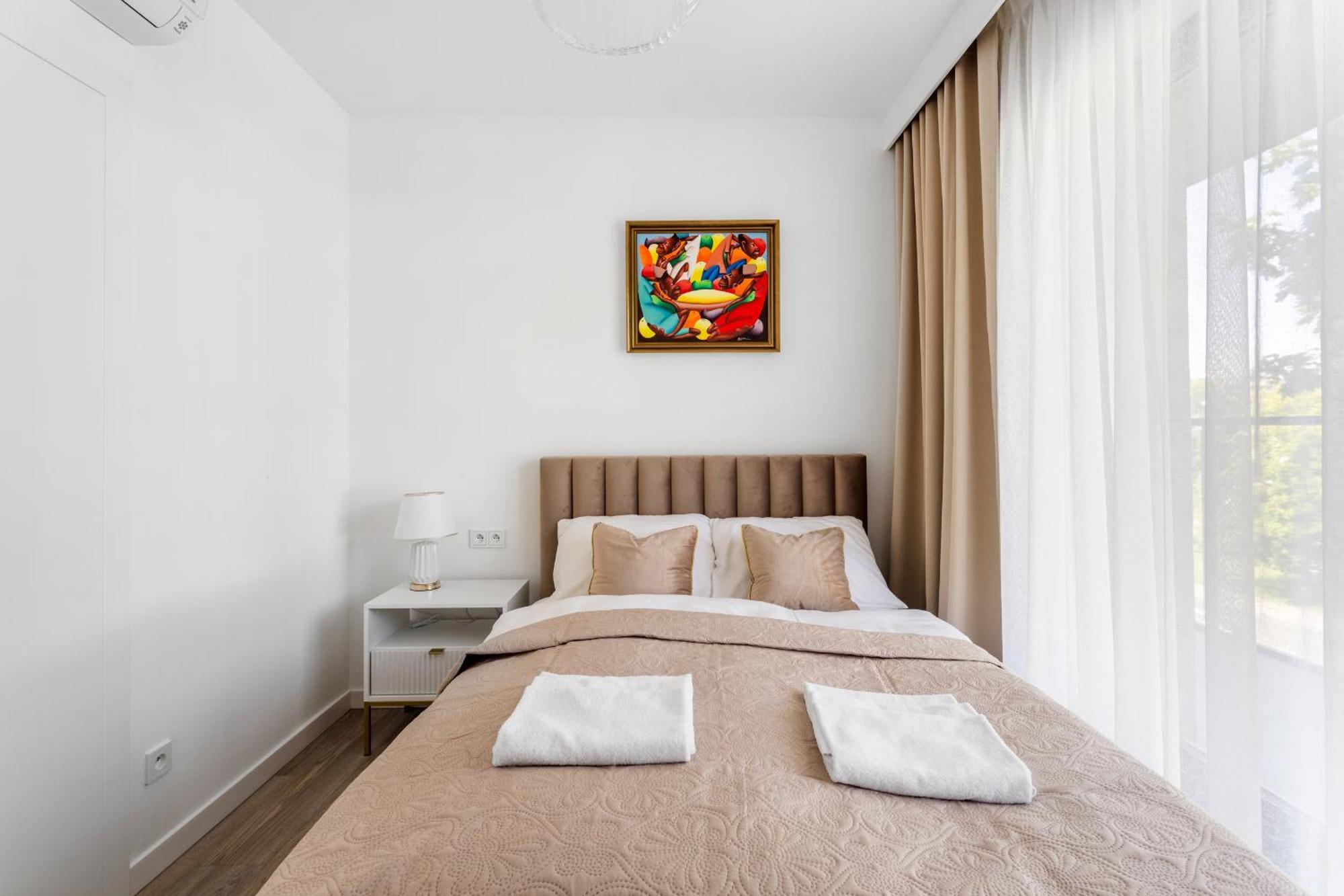 Luksusowy Very Berry W Poznaniu Z Trzema Sypialniami By Renters Apartment *